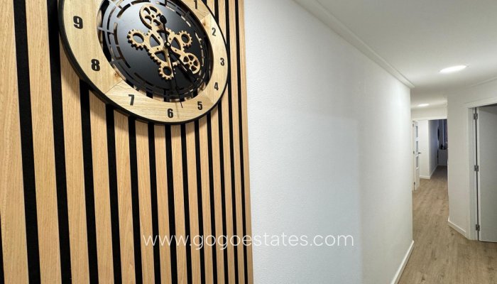 Te koop - Appartement - Appartement op de middelste verdieping - Torrevieja - Torrevieja Centro