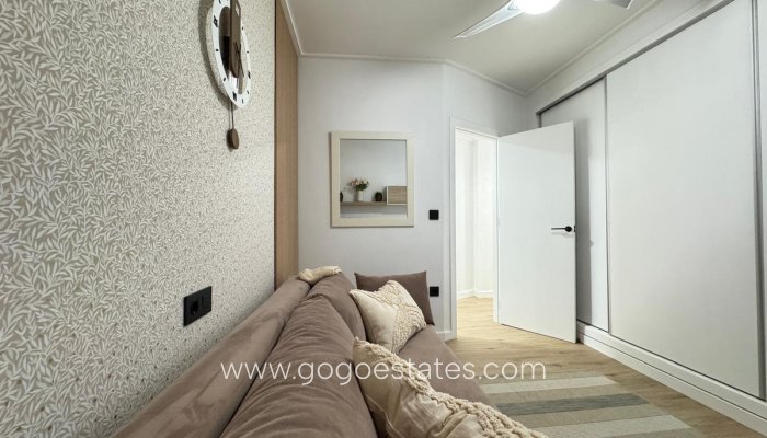 Te koop - Appartement - Appartement op de middelste verdieping - Torrevieja - Torrevieja Centro