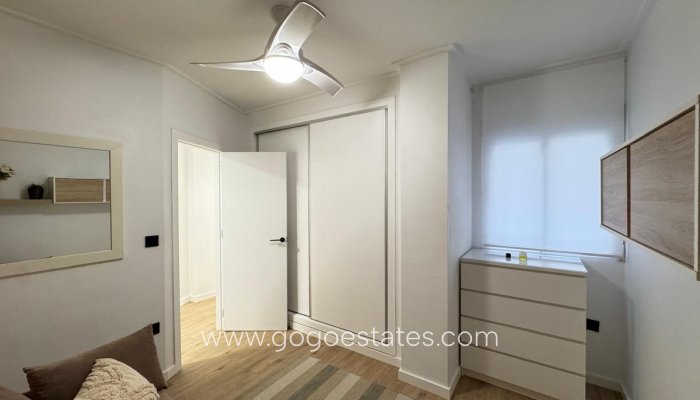 Te koop - Appartement - Appartement op de middelste verdieping - Torrevieja - Torrevieja Centro