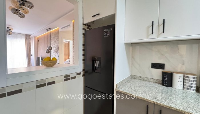 Te koop - Appartement - Appartement op de middelste verdieping - Torrevieja - Torrevieja Centro