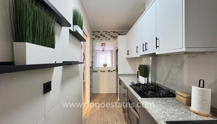 Te koop - Appartement - Appartement op de middelste verdieping - Torrevieja - Torrevieja Centro