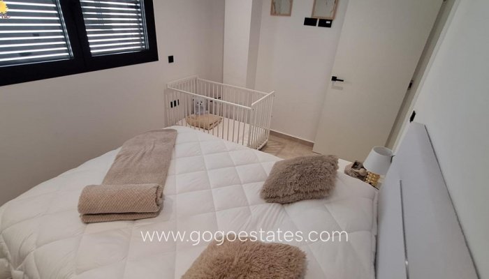 Te koop - Appartement - Appartement op de middelste verdieping - Torrevieja - Torrevieja Centro