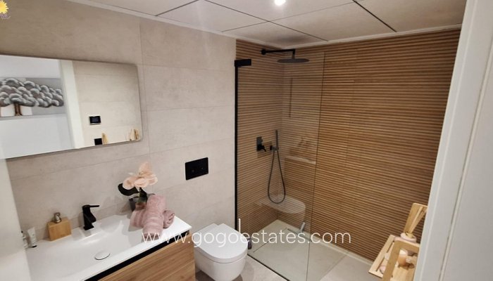 Te koop - Appartement - Appartement op de middelste verdieping - Torrevieja - Torrevieja Centro