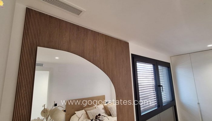 Te koop - Appartement - Appartement op de middelste verdieping - Torrevieja - Torrevieja Centro