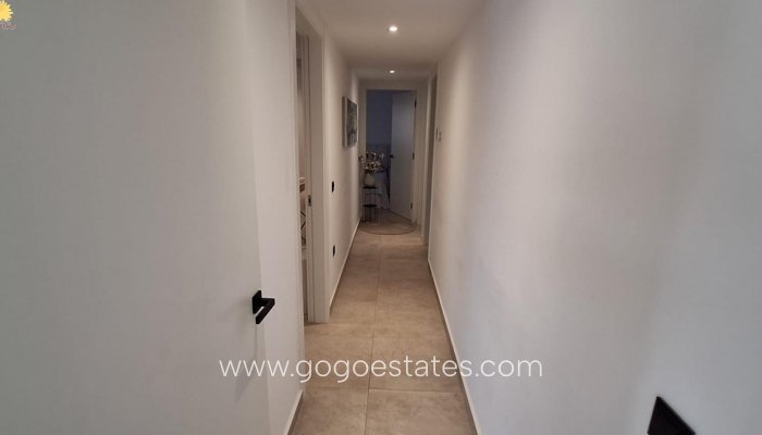 Te koop - Appartement - Appartement op de middelste verdieping - Torrevieja - Torrevieja Centro