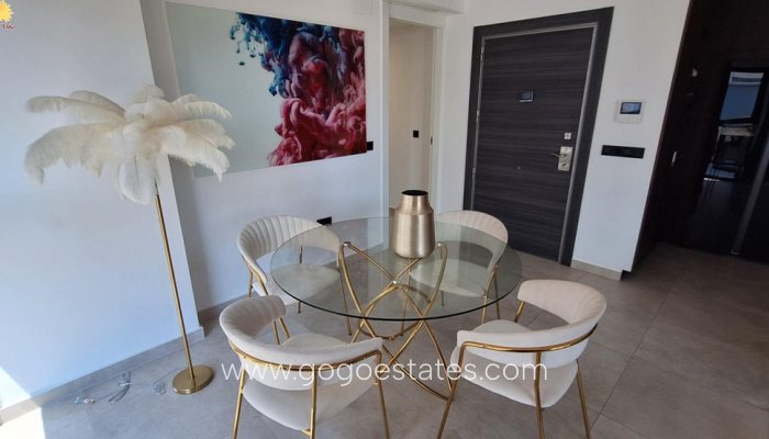 Te koop - Appartement - Appartement op de middelste verdieping - Torrevieja - Torrevieja Centro