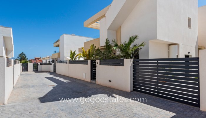 Te koop - Huis - Vrijstaande Villa - Los Montesinos - Los Montesinos Centro