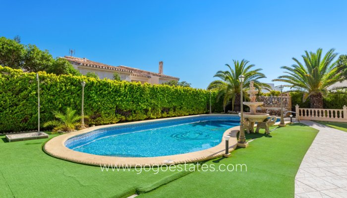 Te koop - Huis - Vrijstaande Villa - Orihuela - Playa Flamenca
