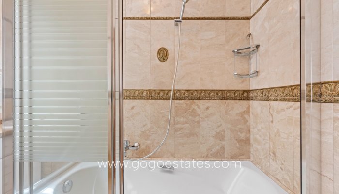 Te koop - Huis - Vrijstaande Villa - Orihuela - Playa Flamenca