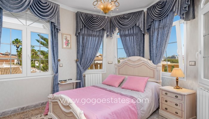 Te koop - Huis - Vrijstaande Villa - Orihuela - Playa Flamenca