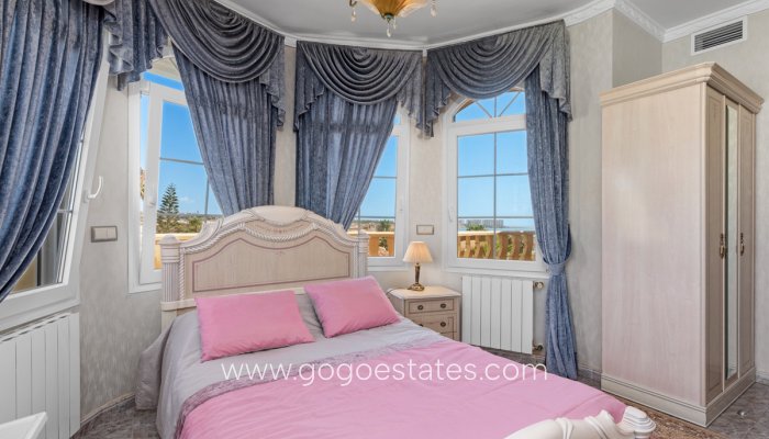 Te koop - Huis - Vrijstaande Villa - Orihuela - Playa Flamenca