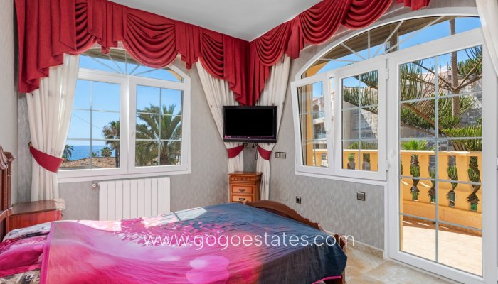 Te koop - Huis - Vrijstaande Villa - Orihuela - Playa Flamenca