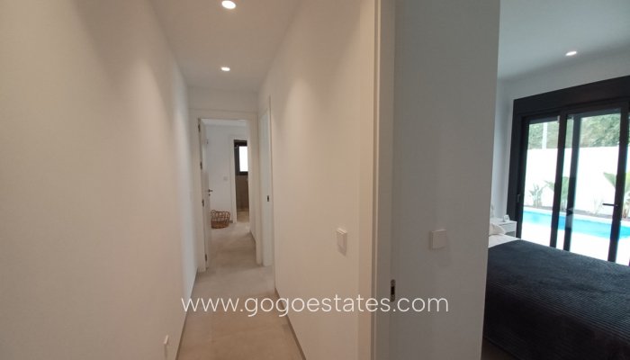 Te koop - Huis - Vrijstaande Villa - Pilar De La Horadada - Pilar de la Horadada Centro