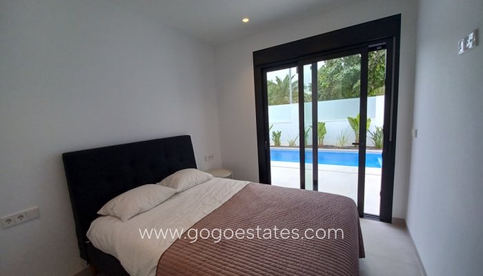 Te koop - Huis - Vrijstaande Villa - Pilar De La Horadada - Pilar de la Horadada Centro