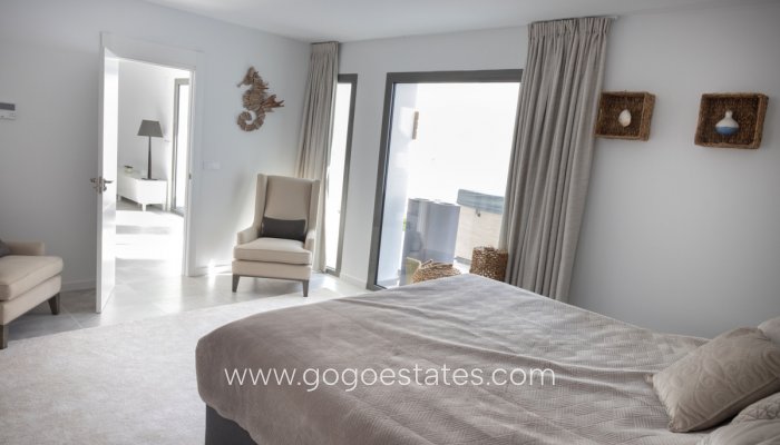 Wiederverkauf - Haus - Freistehende Villa - Finestrat