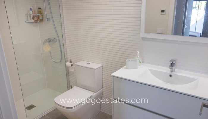 Wiederverkauf - Haus - Freistehende Villa - Finestrat