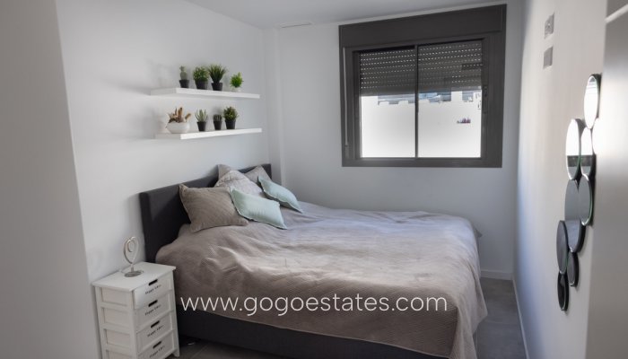 Wiederverkauf - Haus - Freistehende Villa - Finestrat