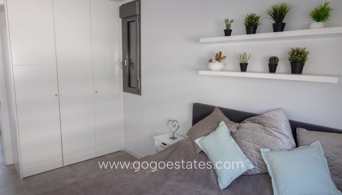 Wiederverkauf - Haus - Freistehende Villa - Finestrat