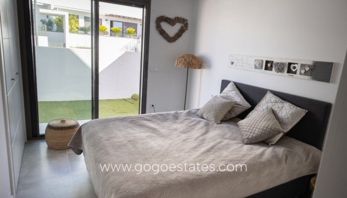 Wiederverkauf - Haus - Freistehende Villa - Finestrat