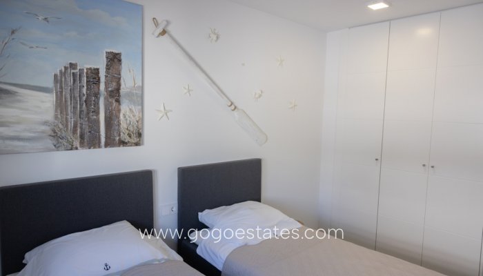 Wiederverkauf - Haus - Freistehende Villa - Finestrat