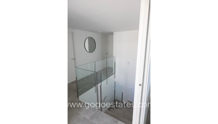 Wiederverkauf - Haus - Freistehende Villa - Finestrat