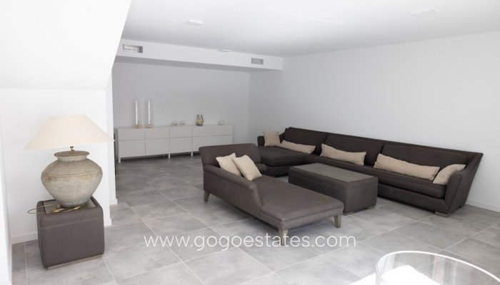 Wiederverkauf - Haus - Freistehende Villa - Finestrat