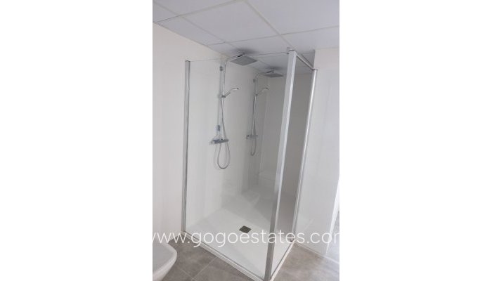 Wiederverkauf - Haus - Freistehende Villa - Finestrat