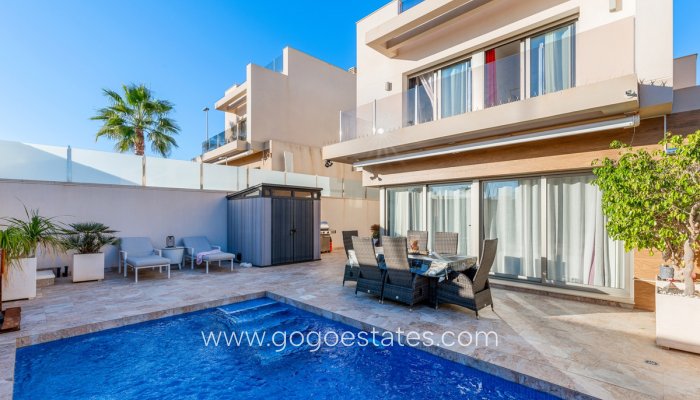 Te koop - Huis - Vrijstaande Villa - Orihuela - Villamartin