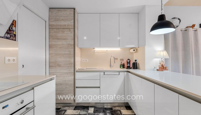 Te koop - Huis - Vrijstaande Villa - Orihuela - Villamartin