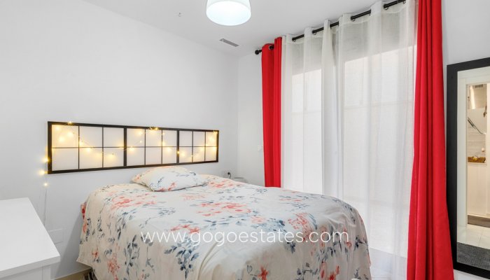 Te koop - Huis - Vrijstaande Villa - Orihuela - Villamartin