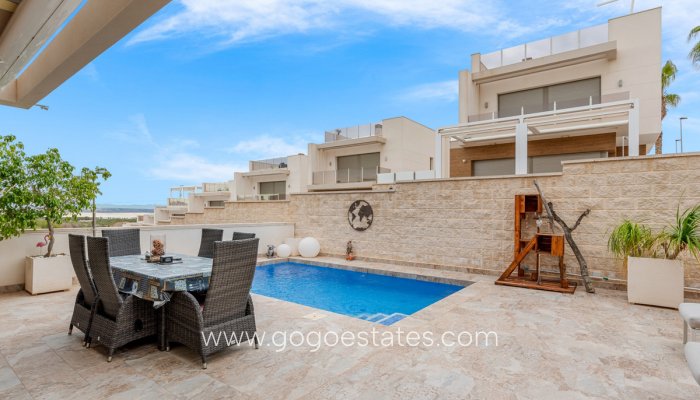 Te koop - Huis - Vrijstaande Villa - Orihuela - Villamartin