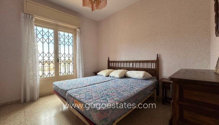 Te koop - Huis - Vrijstaande Villa - Orihuela - La Zenia