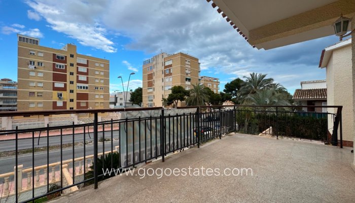 Te koop - Huis - Vrijstaande Villa - Orihuela - La Zenia