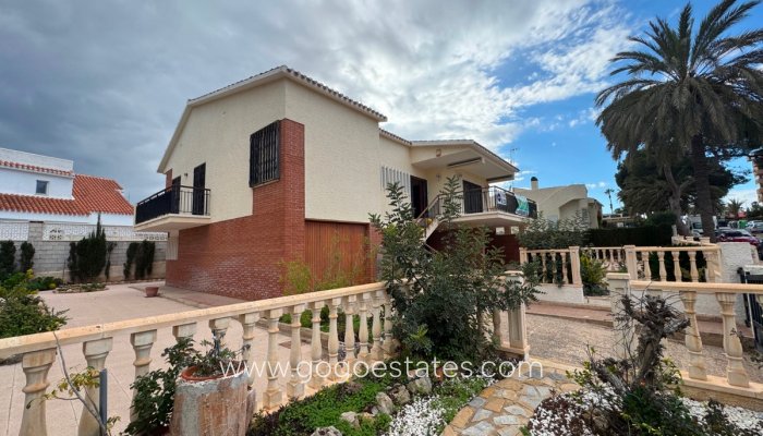 Te koop - Huis - Vrijstaande Villa - Orihuela - La Zenia