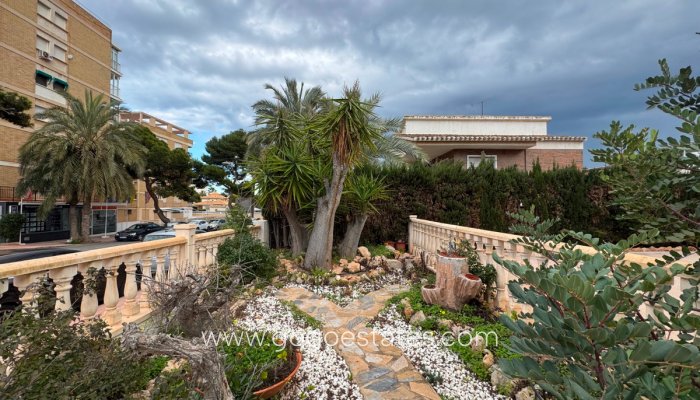 Te koop - Huis - Vrijstaande Villa - Orihuela - La Zenia