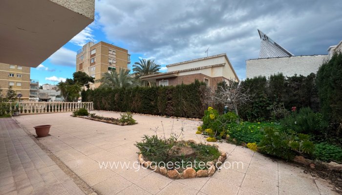 Te koop - Huis - Vrijstaande Villa - Orihuela - La Zenia