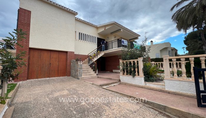 Te koop - Huis - Vrijstaande Villa - Orihuela - La Zenia