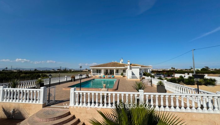 Te koop - Huis - Vrijstaande Villa - Rojales - Rojales Centro