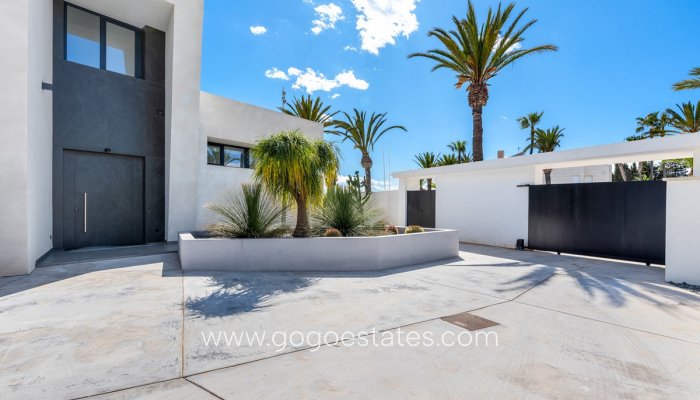 Te koop - Huis - Vrijstaande Villa - Orihuela - Cabo Roig
