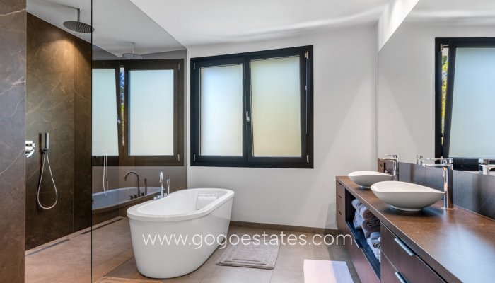 Te koop - Huis - Vrijstaande Villa - Orihuela - Cabo Roig