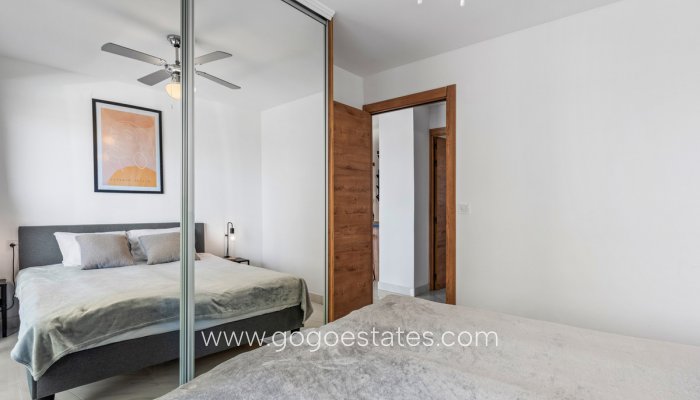 Te koop - Appartement - Appartement op de middelste verdieping - Orihuela - La Zenia