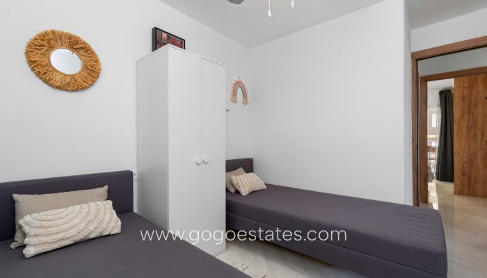 Te koop - Appartement - Appartement op de middelste verdieping - Orihuela - La Zenia