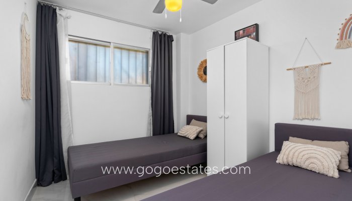 Te koop - Appartement - Appartement op de middelste verdieping - Orihuela - La Zenia