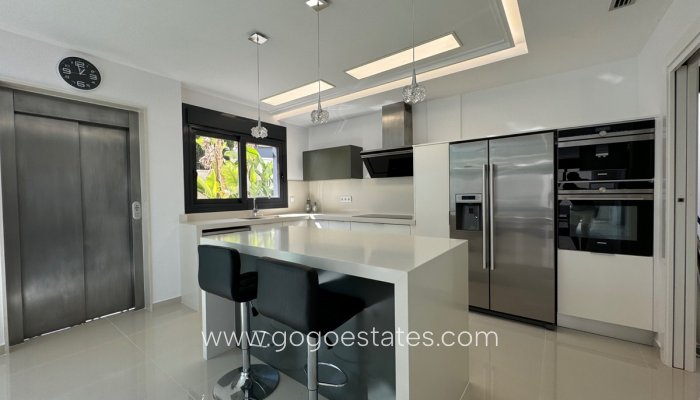 Te koop - Huis - Vrijstaande Villa - San Miguel De Salinas - San Miguel de Salinas Centro