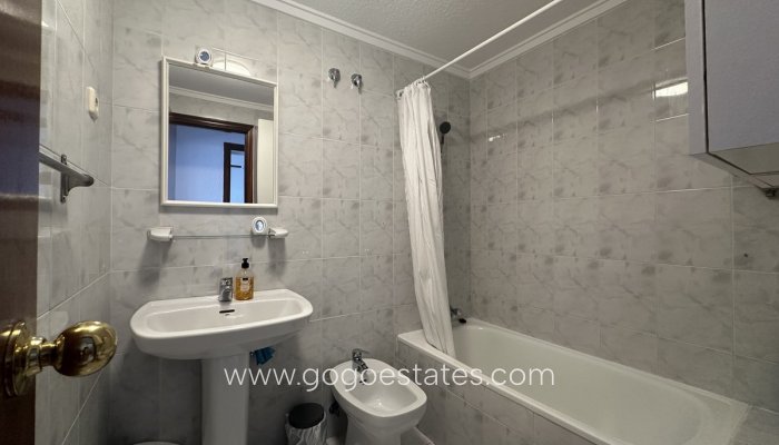 Te koop - Appartement - Appartement op de middelste verdieping - Torrevieja - Torrevieja Centro