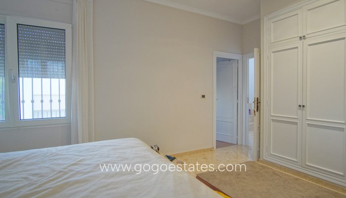 Te koop - Huis - Vrijstaande Villa - Dénia - Denia Centro