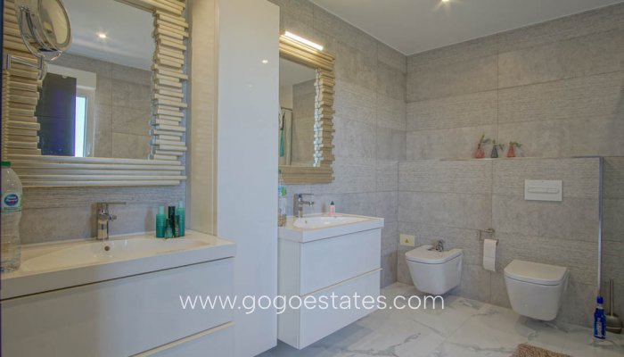 Te koop - Huis - Vrijstaande Villa - La Nucía - La Nucia Centro