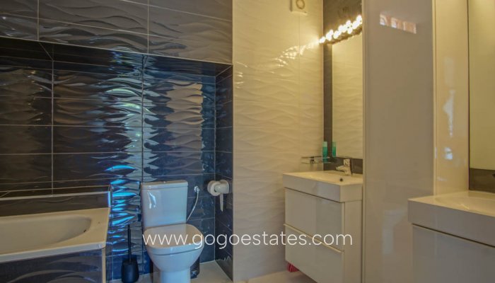 Te koop - Huis - Vrijstaande Villa - La Nucía - La Nucia Centro