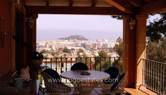 Te koop - Huis - Vrijstaande Villa - Dénia - Denia Centro