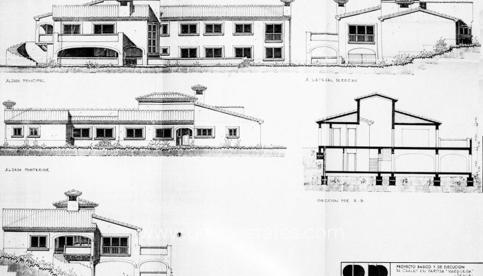 Te koop - Huis - Vrijstaande Villa - Dénia - Denia Centro